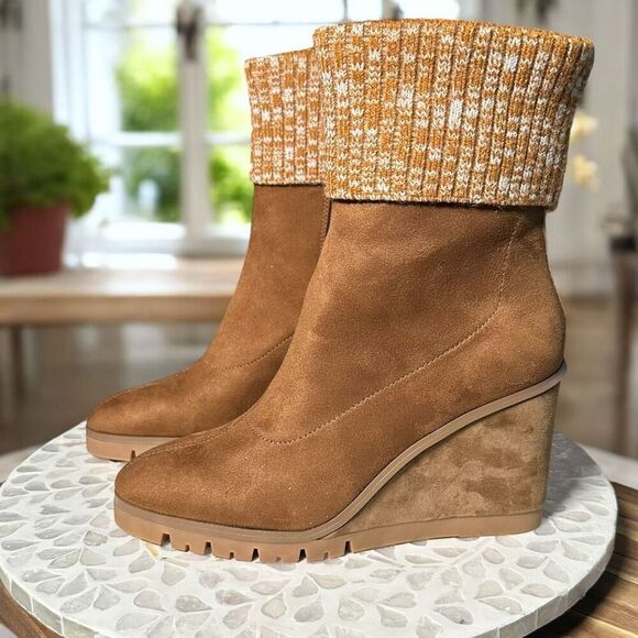 Donald Pliner $288 Sindie Suede Knit Cuff Wedge Boots Size 9 NEW - Picture 1 of 11